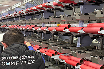 Comfyarn is the collective effort of a team that knows yarn is more than just a raw material.